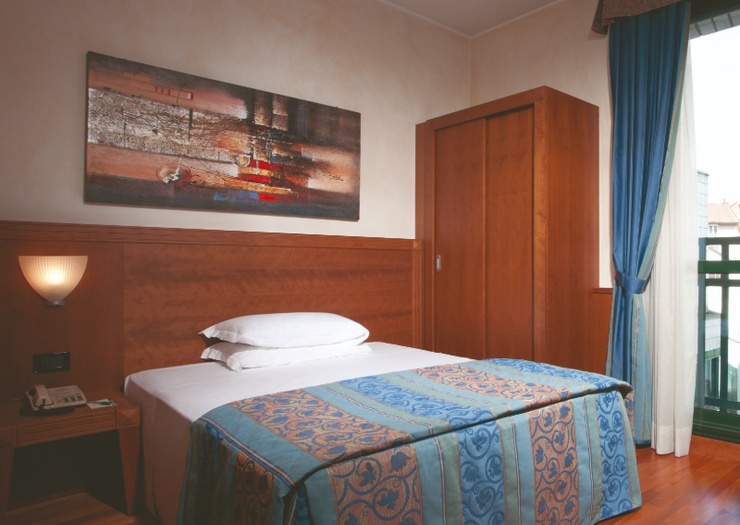 Single room Raffaello Hotel Milan Single room Raffaello Hotel Milan