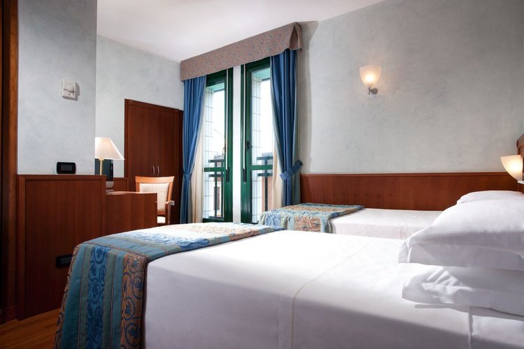 Room Raffaello Hotel Milan