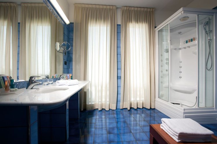 Bathroom Raffaello Hotel Milan