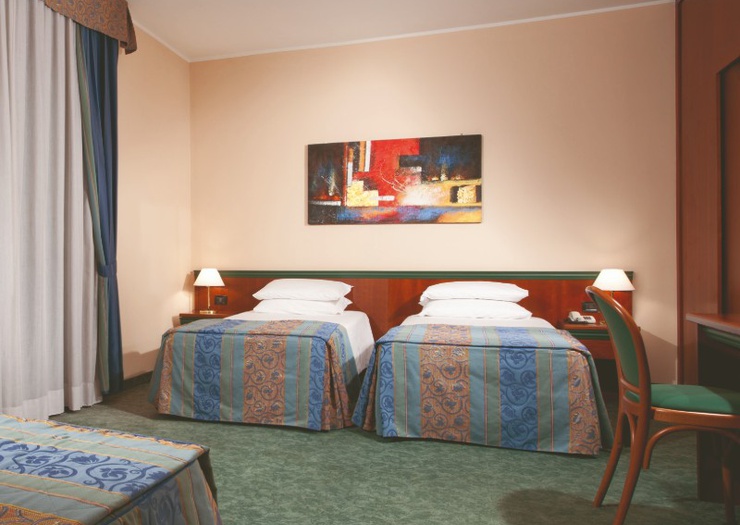 Triple room Raffaello Hotel Milan Triple room Raffaello Hotel Milan