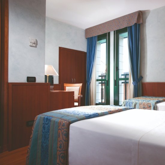 Twin room Raffaello Hotel Milan Twin room Raffaello Hotel Milan