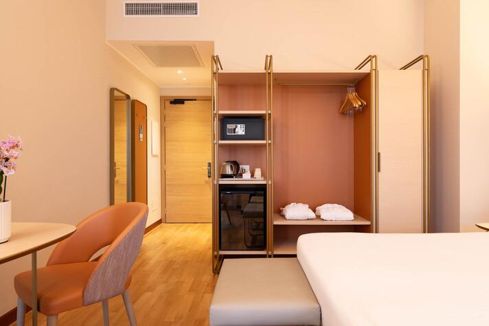 Superior Double Room Hotel Raffaello Milan Superior Double Room Hotel Raffaello Milan