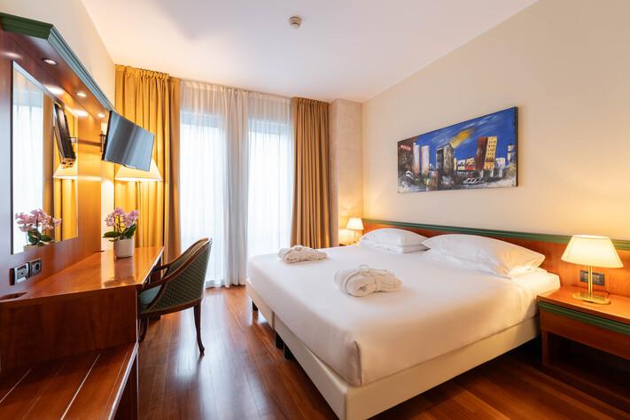 Junior Suite Hotel Raffaello Milan Junior Suite Hotel Raffaello Milan