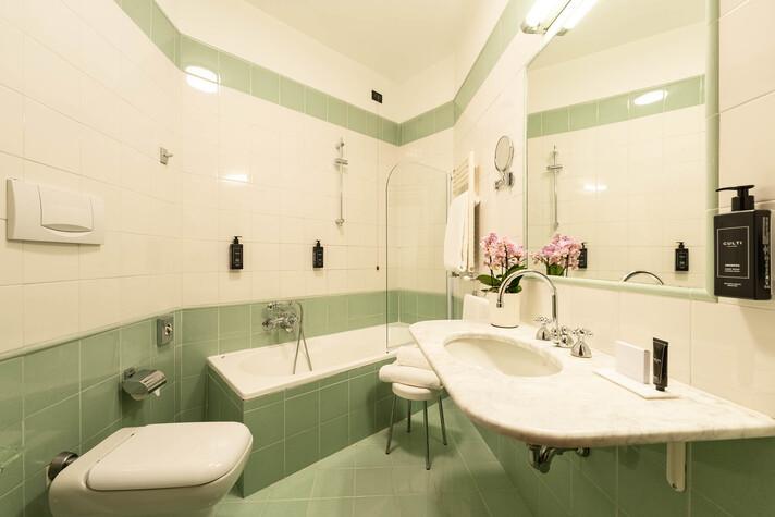 Triple Room Hotel Raffaello Milan Triple Room Hotel Raffaello Milan