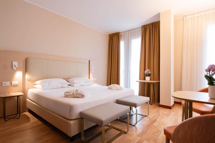 Superior Double Room Hotel Raffaello Milan Superior Double Room Hotel Raffaello Milan