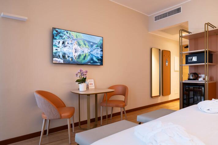 Superior Double Room Hotel Raffaello Milan Superior Double Room Hotel Raffaello Milan